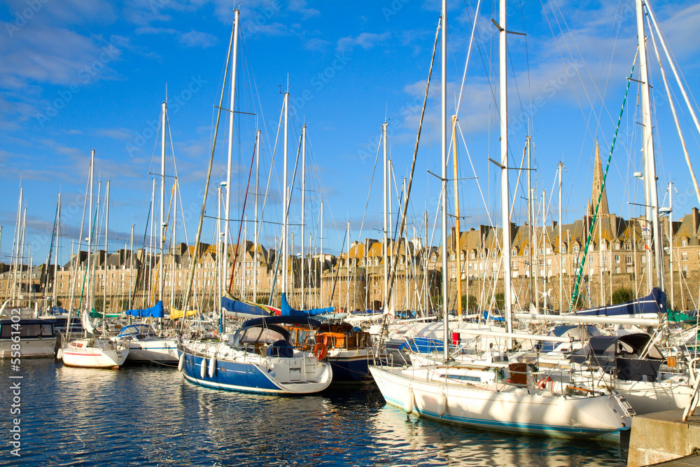 harbour of  Saint Malo, France - obrazy, fototapety, plakaty 