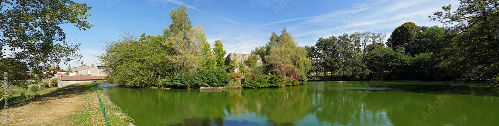 Panorama of the castle pond of Mortemart