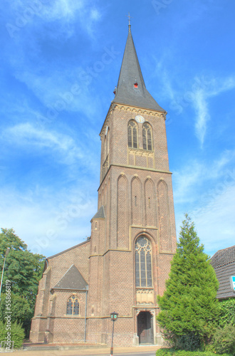 St. Ulrich Kirche Alpen (HDR)