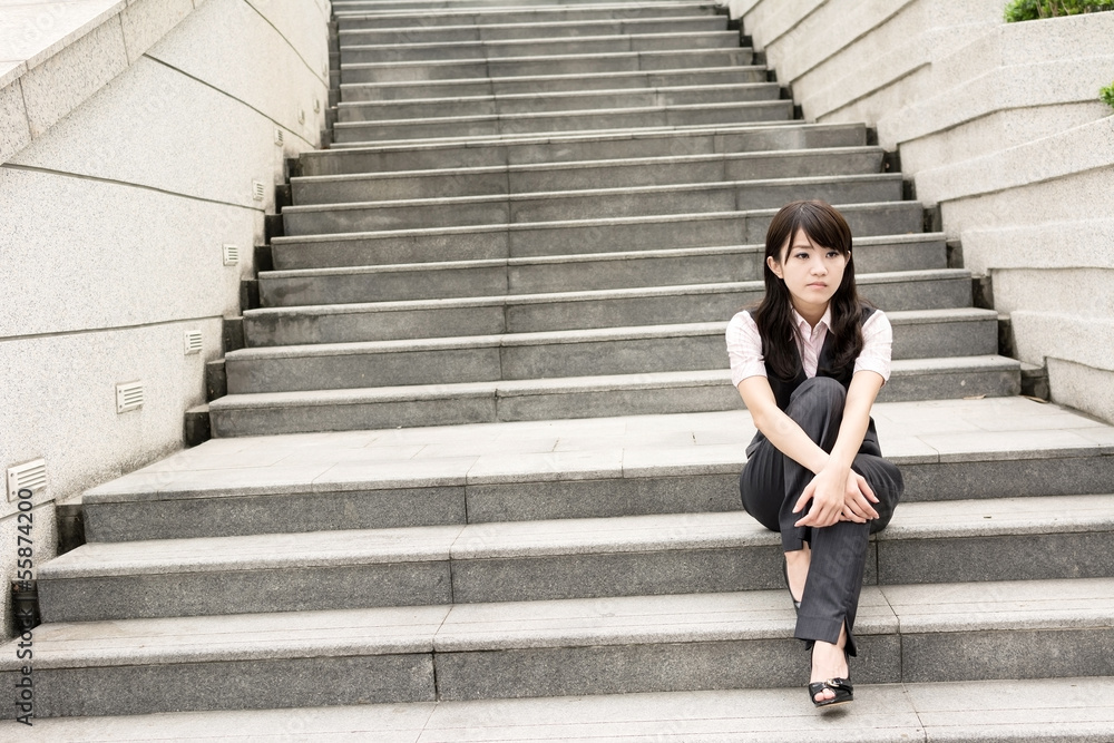 Obraz premium worried businesswoman