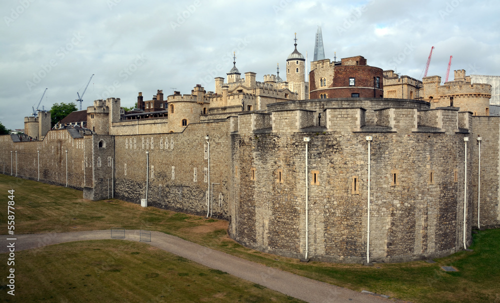 Obraz premium The Historic Tower of London Outer Curtain Wall, UK.