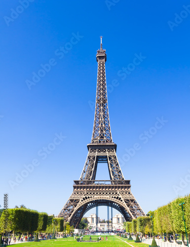Fototapeta Naklejka Na Ścianę i Meble -  The Eiffel Tower in Paris, France
