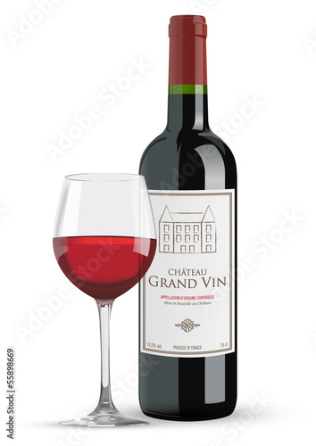 Bouteille et verre de vin rouge