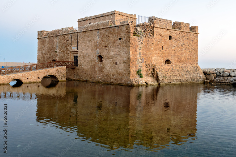Obraz premium Medieval fort in Paphos port