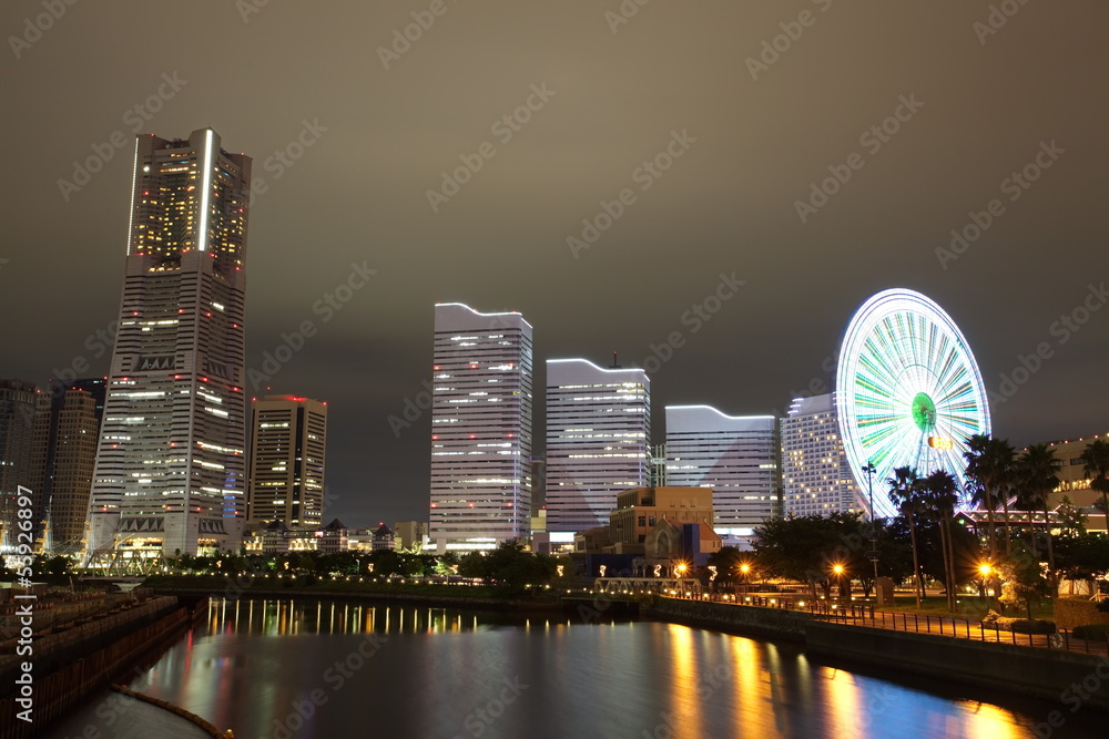 Naklejka premium Yokohama skyline night view