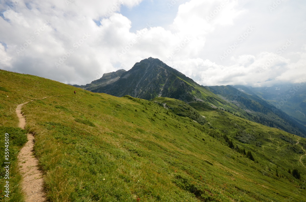 Valpelouse et les Grands Moulins dans le massif de Belledonne. Valpelouse et les Grands Moulins dans le massif de Belledonne.