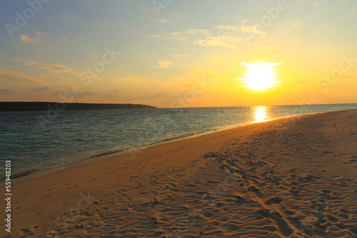 Wallpaper Mural 前浜ビーチの夕日 Torontodigital.ca