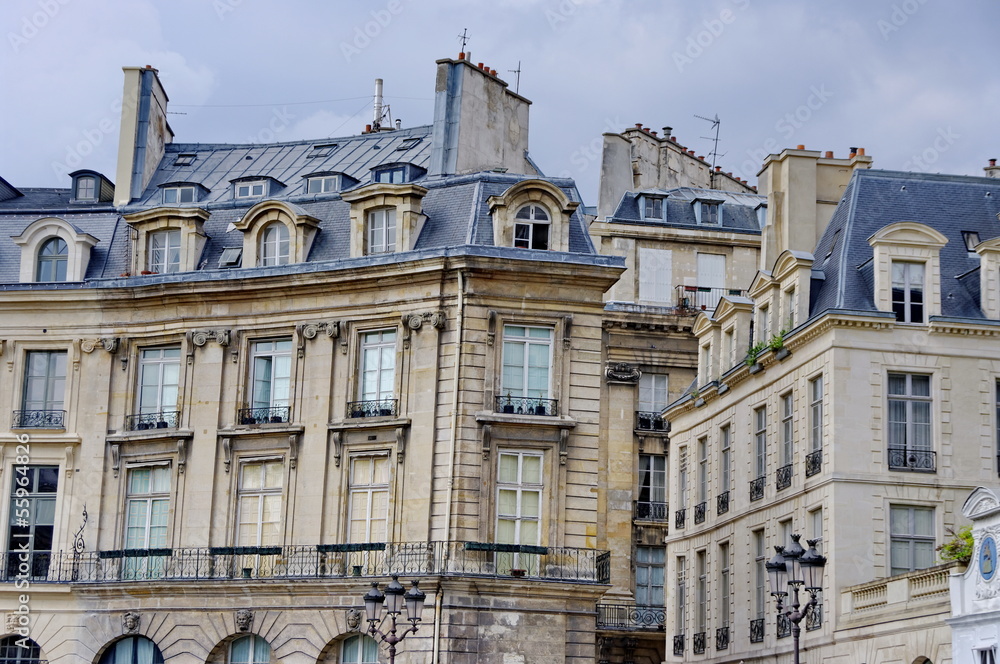 Obraz premium Immeubles ancien parisiens