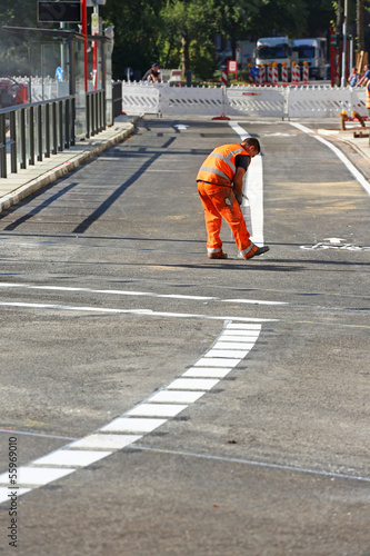 Fahrbahnmarkierer photo