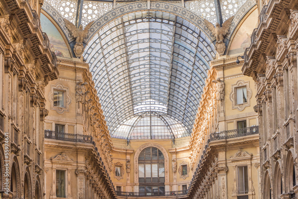 Galleria vittorio Emanuele: historic shopping hall in MIlan
