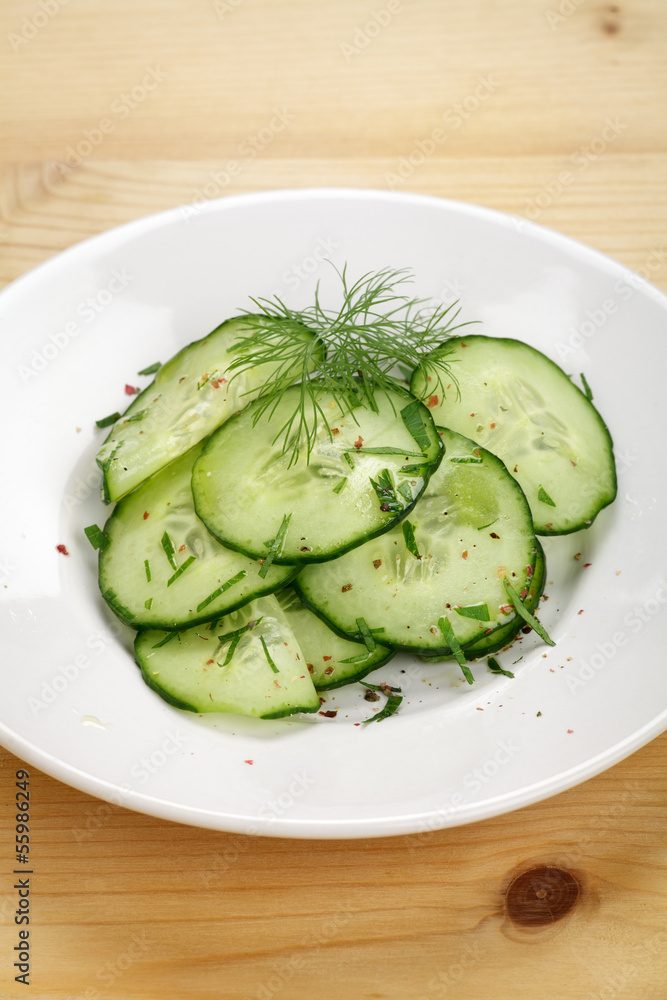 Frischer Gurkensalat Frischer Gurkensalat