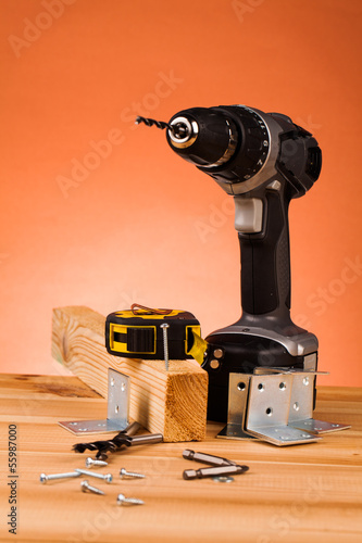 drill and wood mounting tools