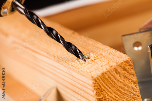 drill and wood mounting tools