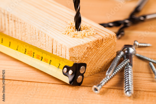 drill and wood mounting tools