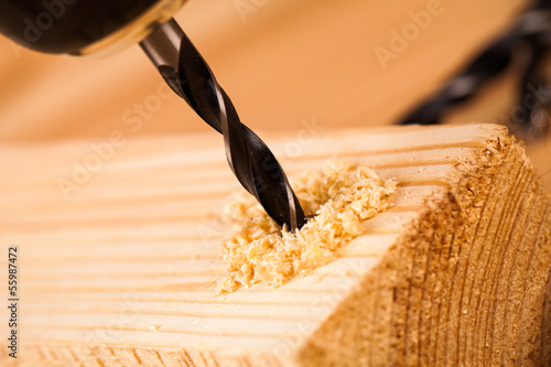 drill and wood mounting tools