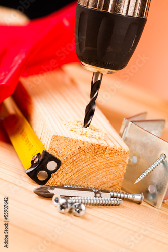 drill and wood mounting tools
