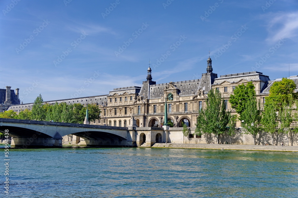 Pont sur la Seine. Paris
