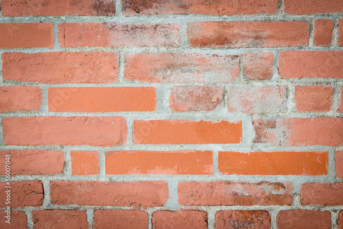 Mur en briques rouges abimé