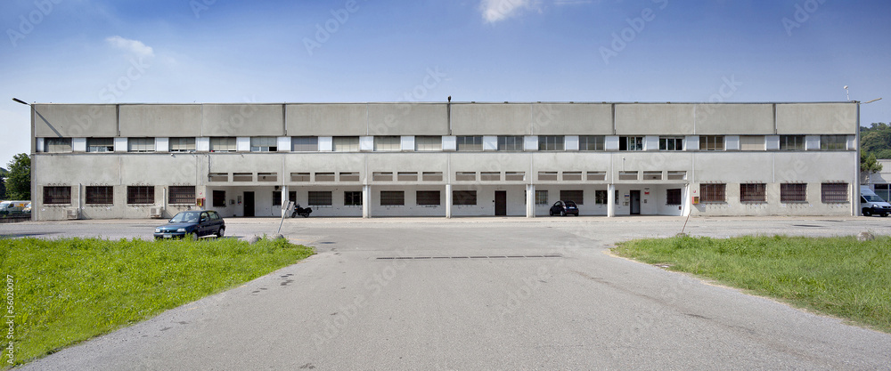 Foto Grande capannone industriale