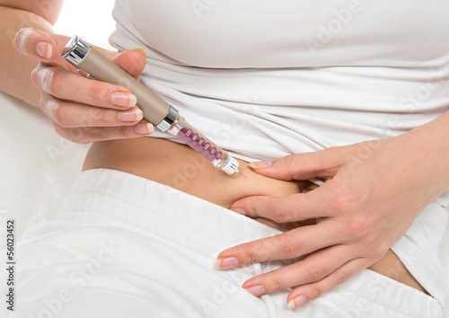 abdomen subcutaneous insulin syringe pen injection vaccination