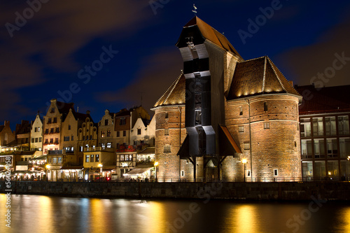 Gdańsk stare miasto nocą. Nad motławą