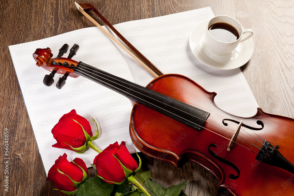 Fototapeta premium Red roses and a violin