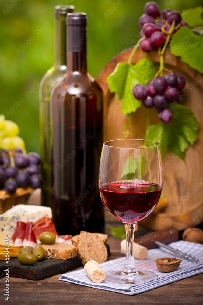 Fototapeta premium Wine and cheese