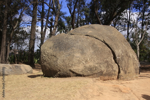 pierre sacrée à Ambohidratrimo photo