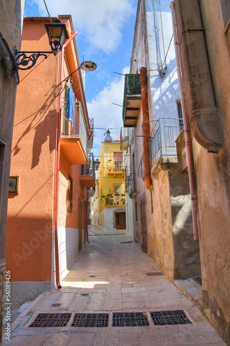 Alleyway. Ischitella. Puglia. Italy.