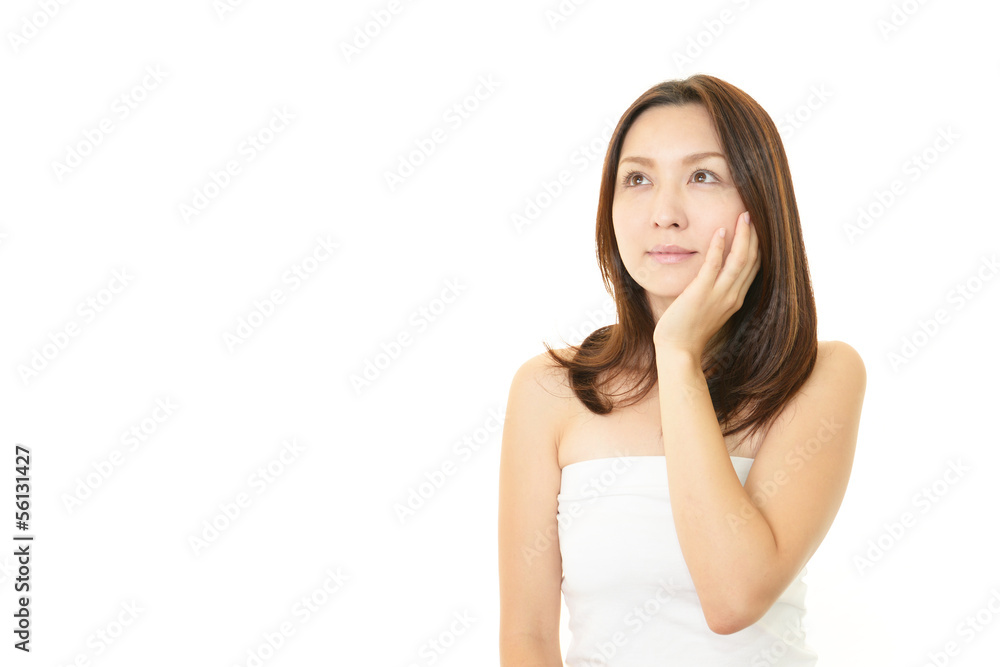 ボディーケアをする女性 ボディーケアをする女性