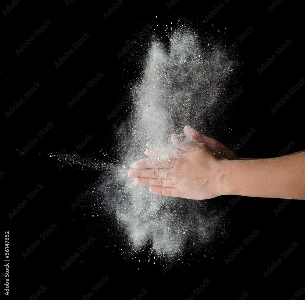 Freeze motion of dust explosion in hands