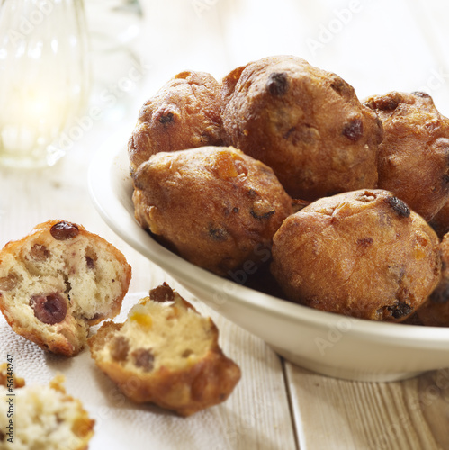 dutch doughnut with raisins
