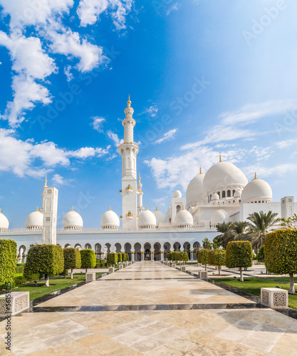 Obraz na plátně Sheikh Zayed Mosque in Middle East United Arab Emirates with ref