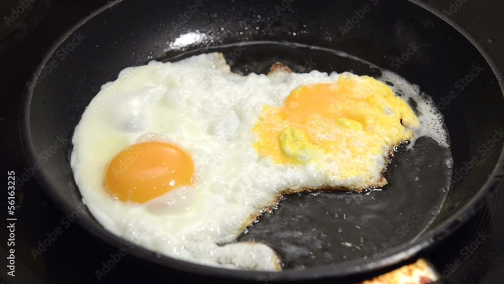 Making Fried Eggs (macro Video) Making Fried Eggs (macro Video)