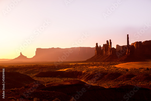 Monument Valley Totem Pole sunrise Utah