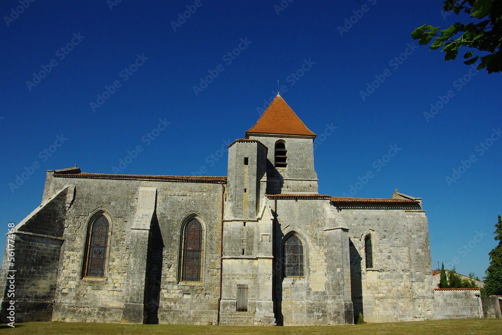 Eglise romane fortifiée