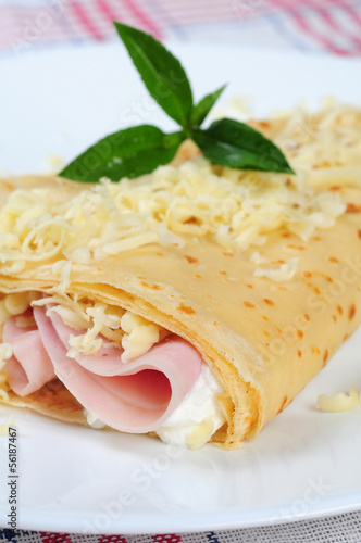 rolled crepes stuffed ham and cheese