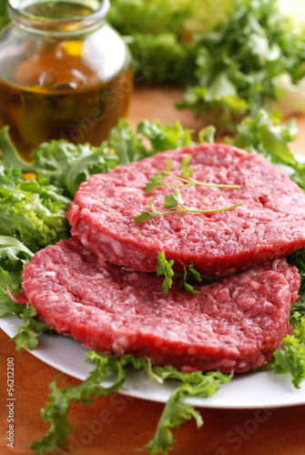 hamburger di carne vitello crudi