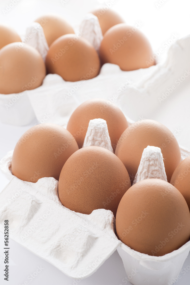 複数のケース入りの生卵