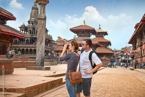 Photography Beautiful young couple at Durbar Sqaure in Patan city, Nepal