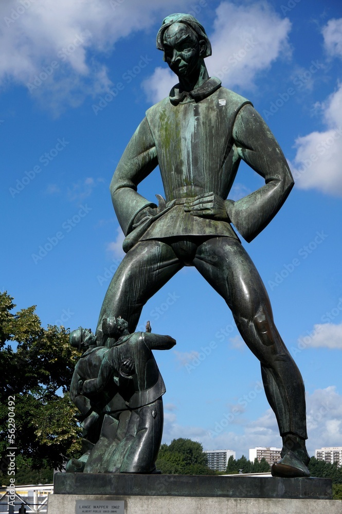 Naklejka premium Statue from a legend