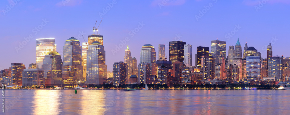 Naklejka premium New York City Manhattan panorama zmierzchu