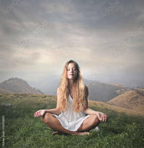 Wallpaper Mural meditation Torontodigital.ca