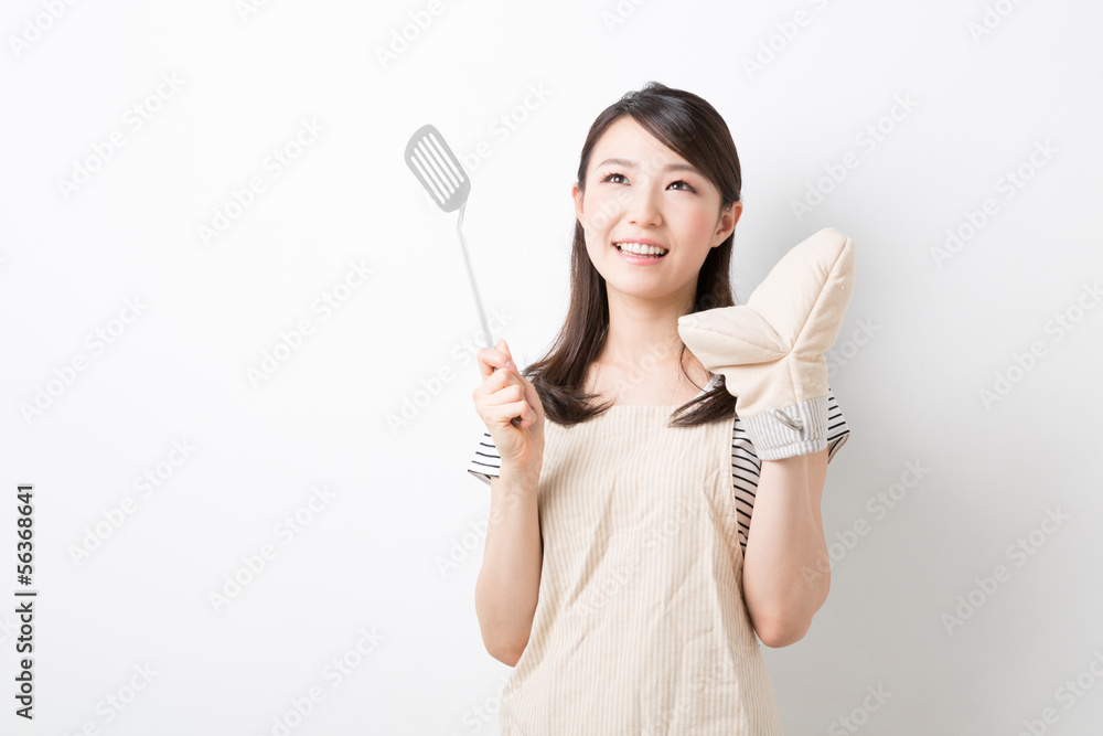 料理をする女性 料理をする女性