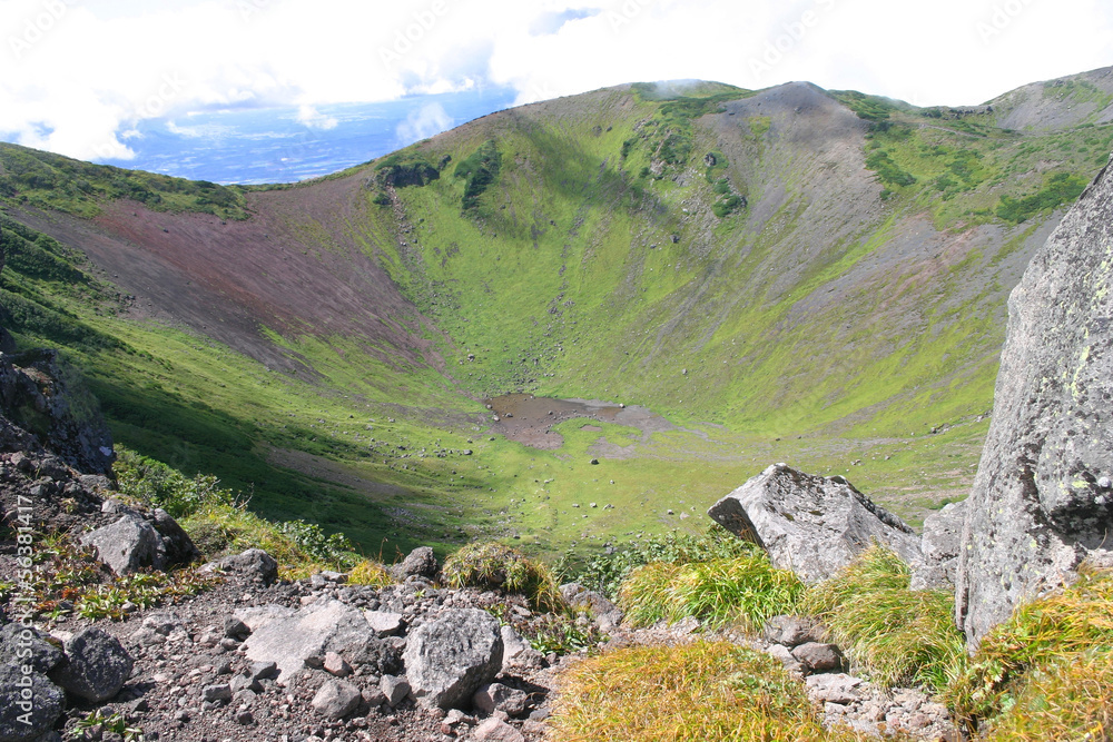 羊蹄山の頂上、噴火口の跡 羊蹄山の頂上、噴火口の跡