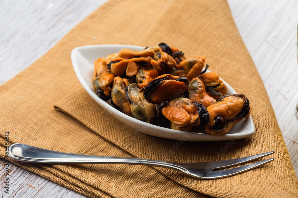 Fototapeta premium Mussels in bowl