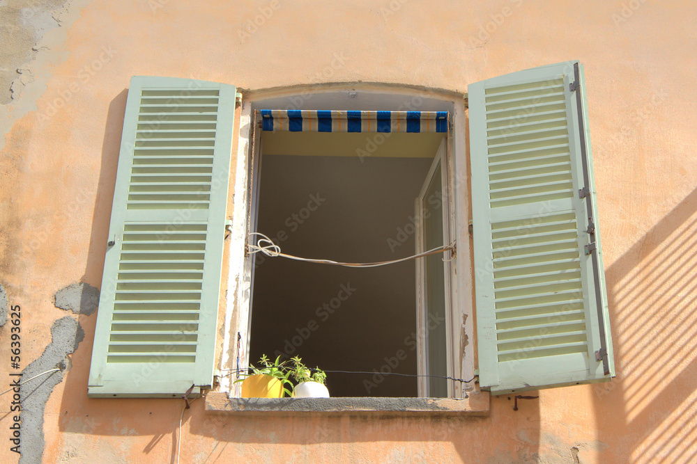 Mediterrane Fensterläden (mediterranean shutters)