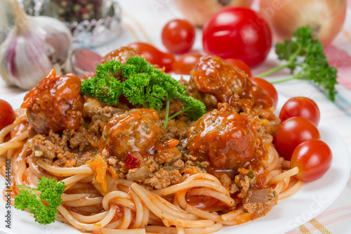 traditional Italian dish spaghetti bolognese