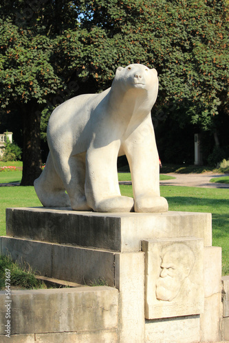 Monument „L’ours blanc“ de Jardin Darcy de Dijon