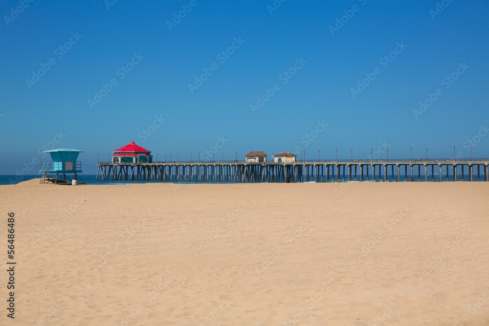 Fototapeta premium Huntington beach Pier Surf City USA with lifeguard tower